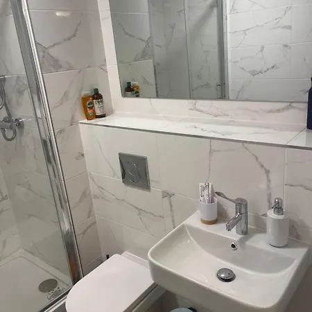 Cozy Ensuite In A Shared * دبلن